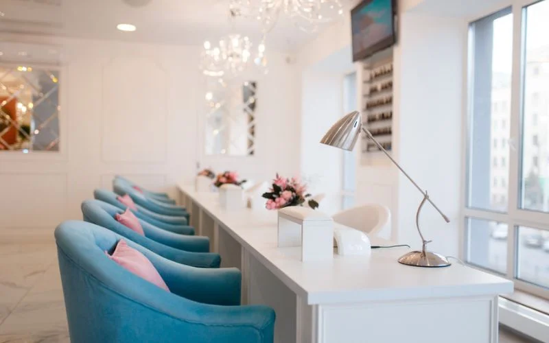 Right Nail Salons