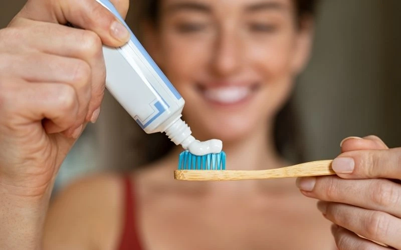 How to Remove SNS Nails with Toothpaste