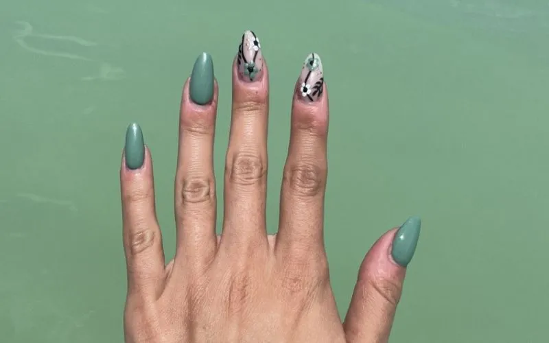 Simple Beach Nails