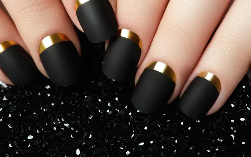 Black & Gold Nails