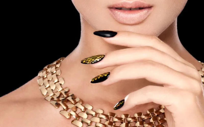 Occasion-Specific Black & Gold Nail