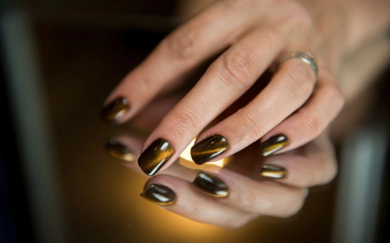 Cat Eye Nails