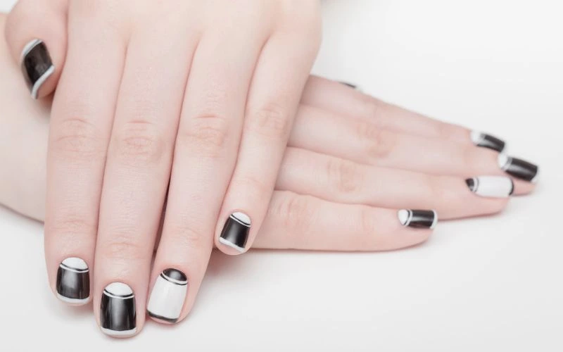 Black and White Nails Design