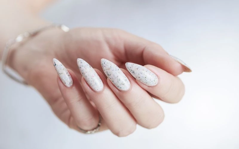 Reshape Almond Nails
