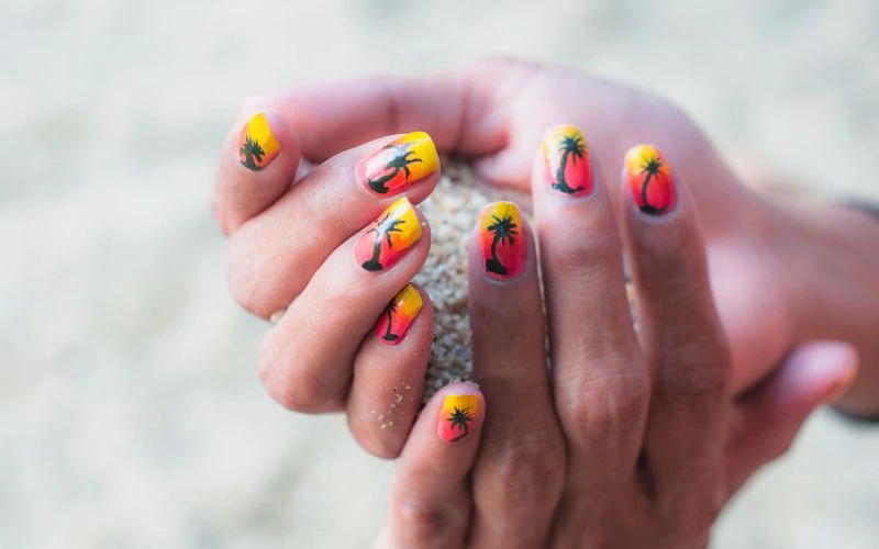 Beachy Nails