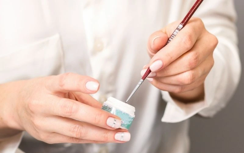 Use Glitter for Memorial Day Nails