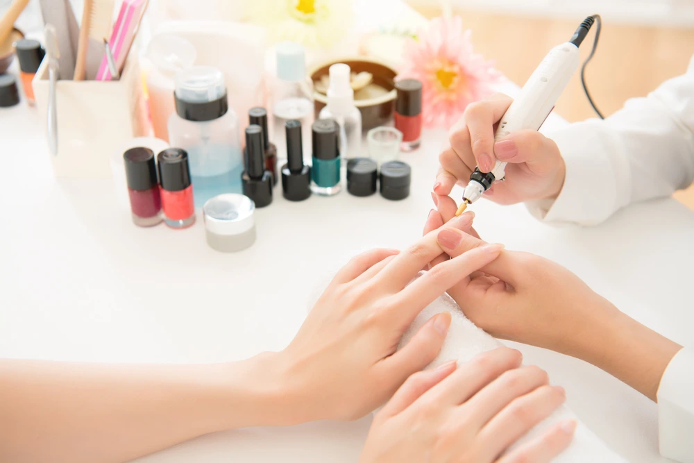 Get Memorial Day Nails at a Salon
