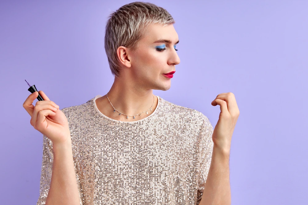 Men Wear Nail Polish