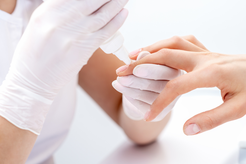 How Long Does Lash Glue Last on Nails