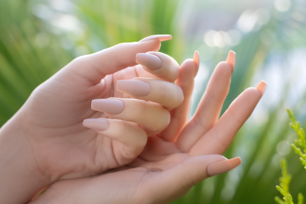 Neutral Chrome Nails